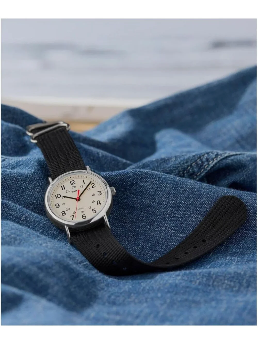 Unisex Black And White Analog Quartz Nylon Fabric Slip Adjustable Durable Watch